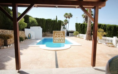 Spacious villa with guest apartment within short distance of the center of Altea la Vella.